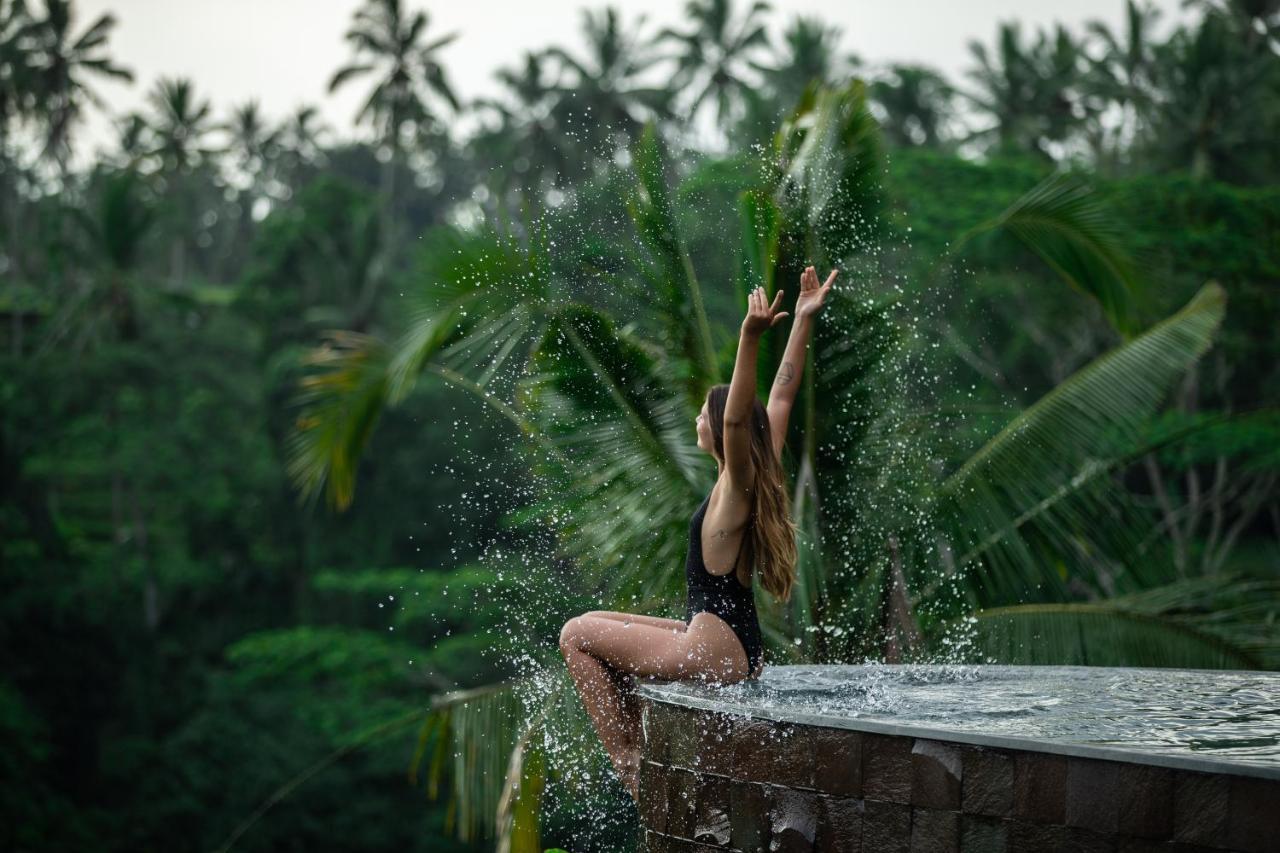 Romantic Bubble Dome Hotel Gianyar  Exterior photo